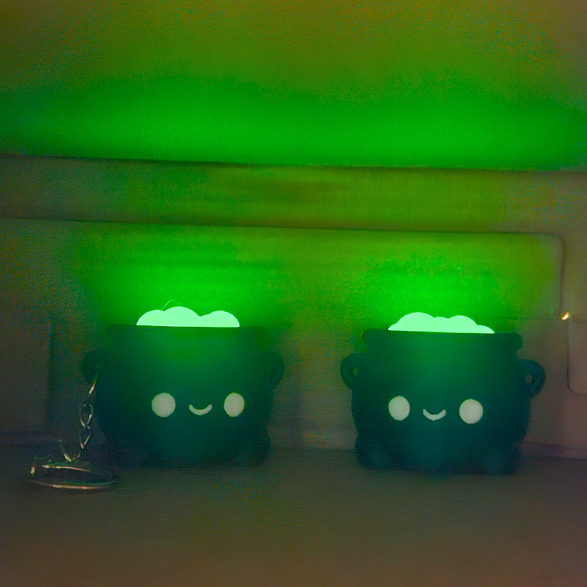Glowing Clicky Happy Cauldron