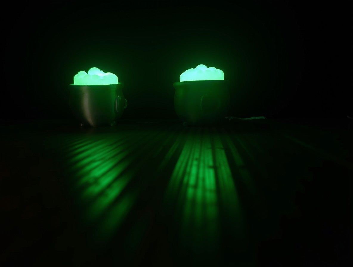 Glow in The Dark Cauldron Clicker | Keychain